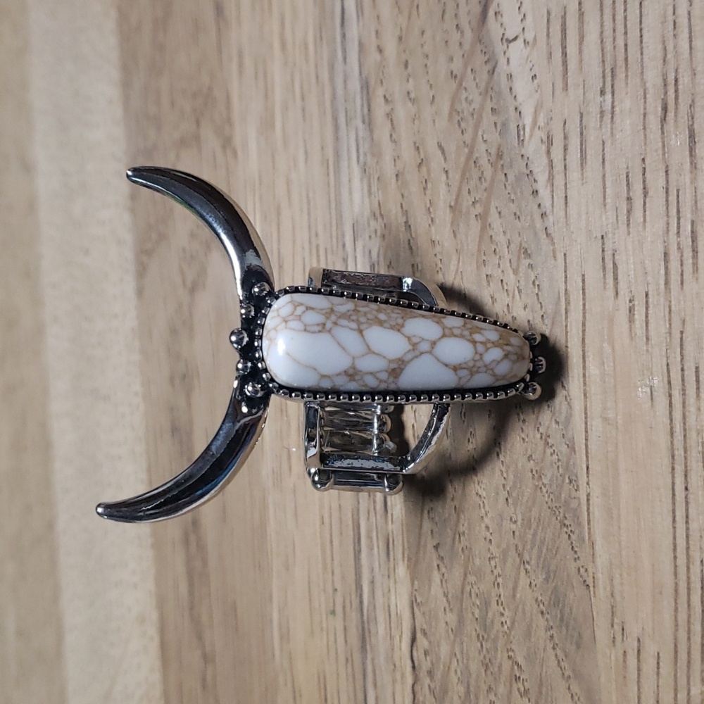 Longhorn stretch band ring